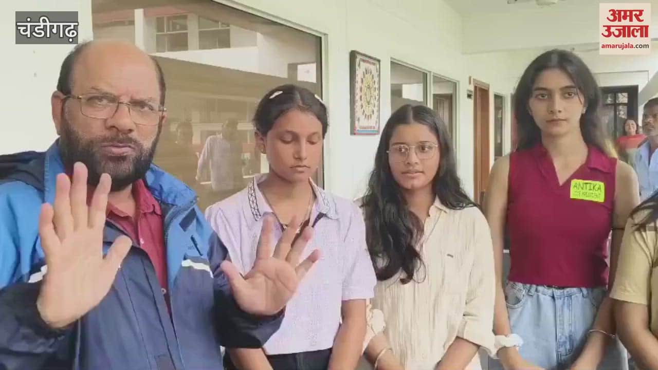 Khushi became the president of Dev Samaj College for Women