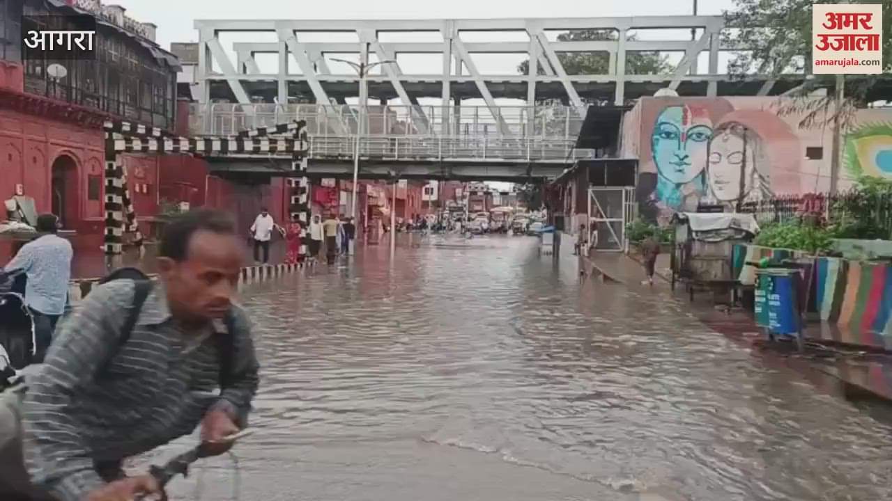 Waterlogging on Yamuna Kinara Road due to rain