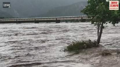 Water level of river Chenab in Reasi near danger mark, people warned to be cautious