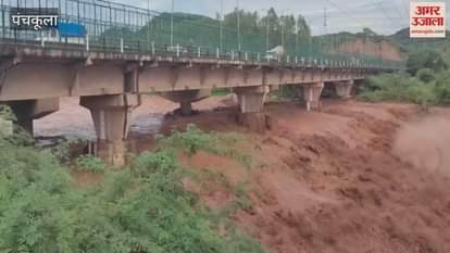 Strong water flow again in Panchkula Ghaggar river