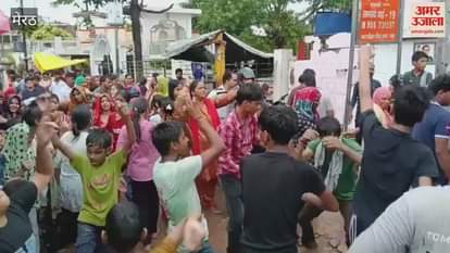 Meerut: Bhajan evening organized on Parivartani Ekadashi in Mawana, prasad distributed