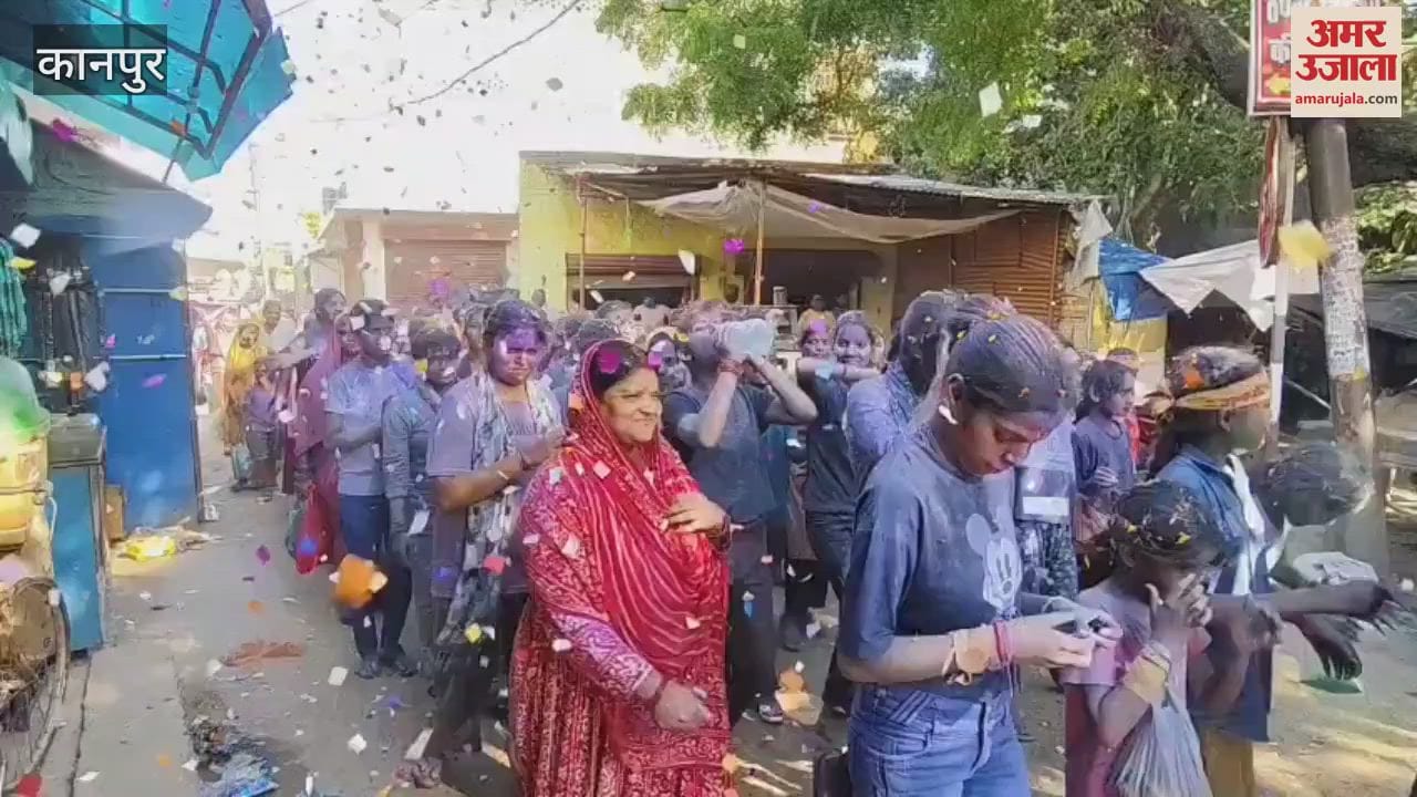 Drums and gulal were played during Bappa's farewell, there were cheers