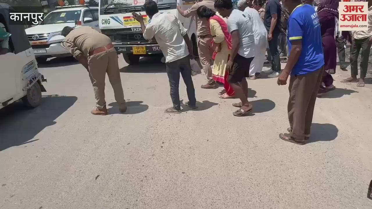 An old man died after being hit by a bus in front of Kalyanpur police station