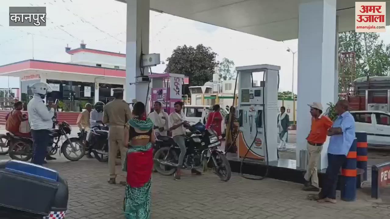 Traffic police issued challan for not wearing helmet in Maharajpur