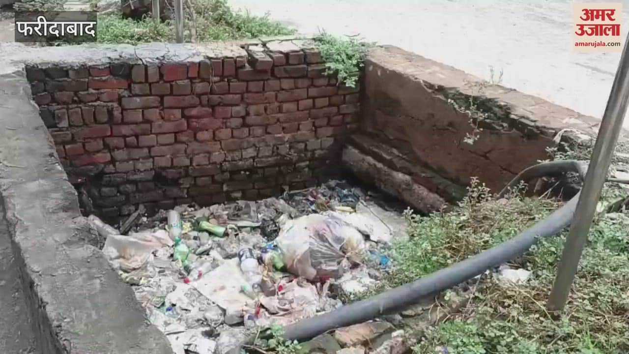Drain is open on the road of Faridabad NIT