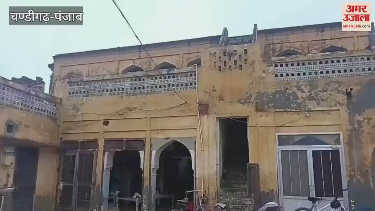 An old house collapsed due to rain in Moga, loss of lakhs