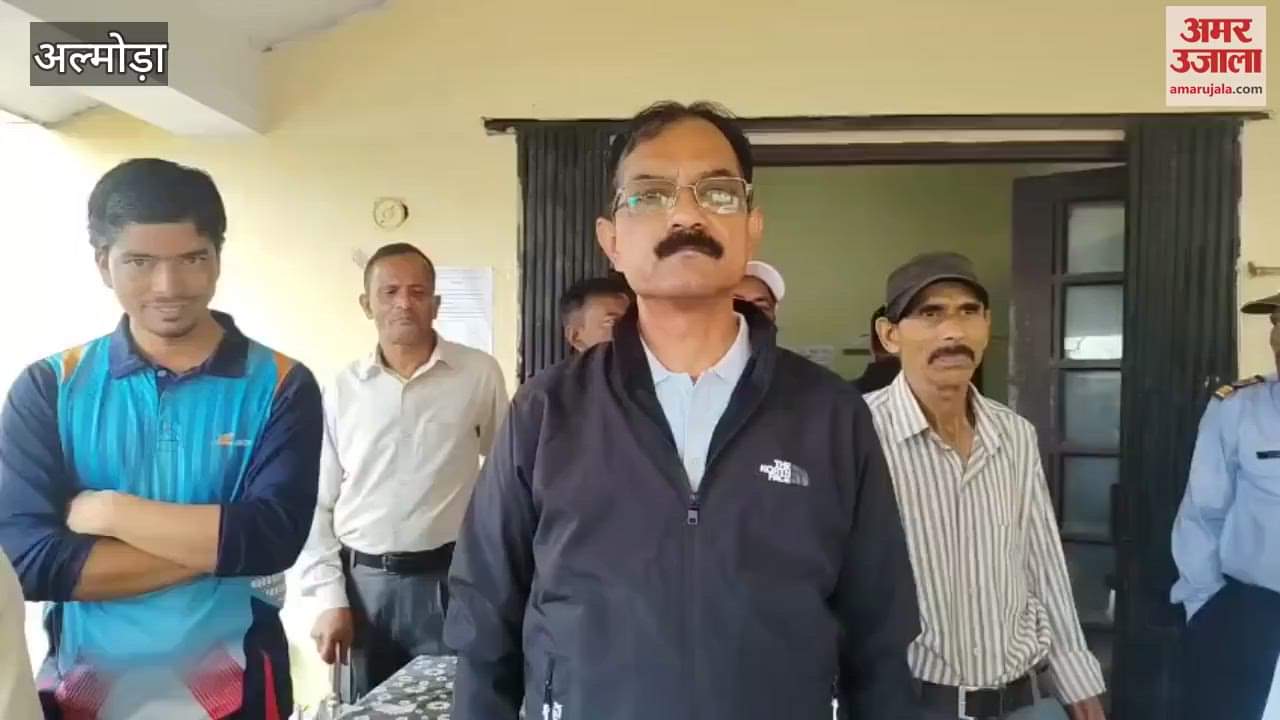 Employees protest against DPC in Almora SSJ University