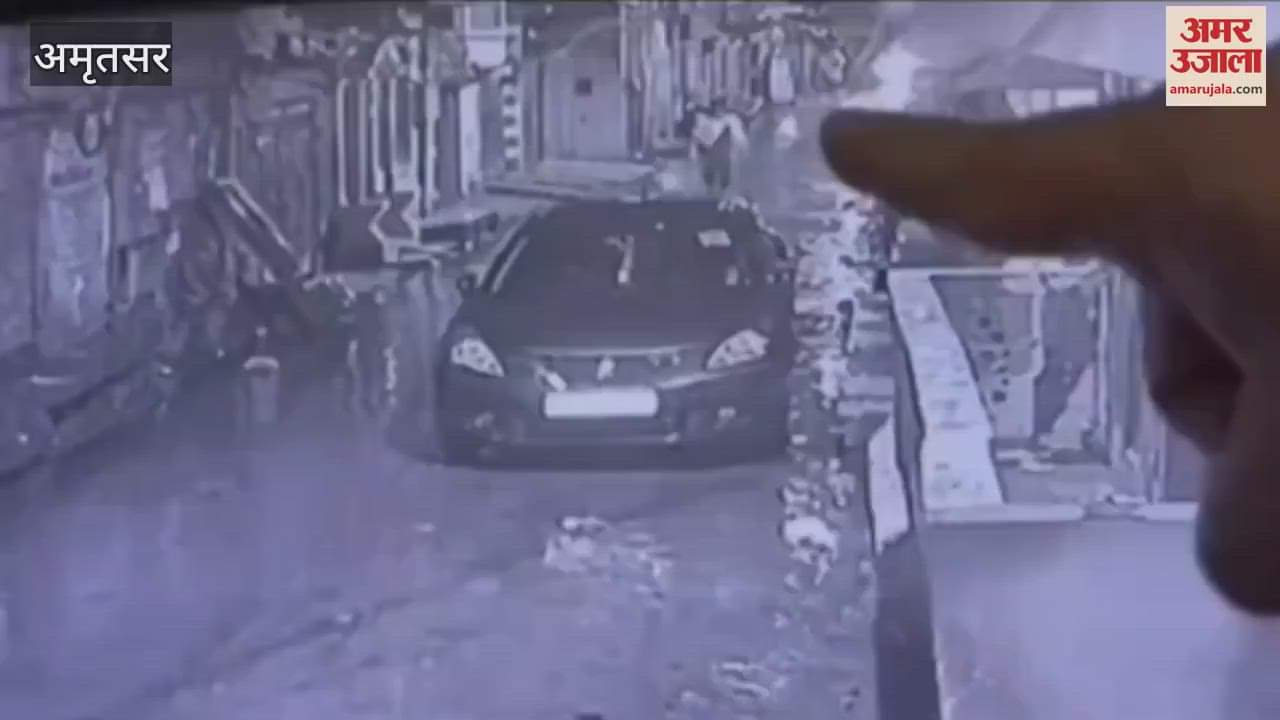 Building collapses near Khuh Suniyarian in Amritsar