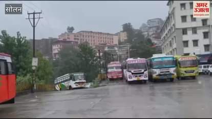 Solan 13 buses of Solan depot stuck in landslide 15 routes halted