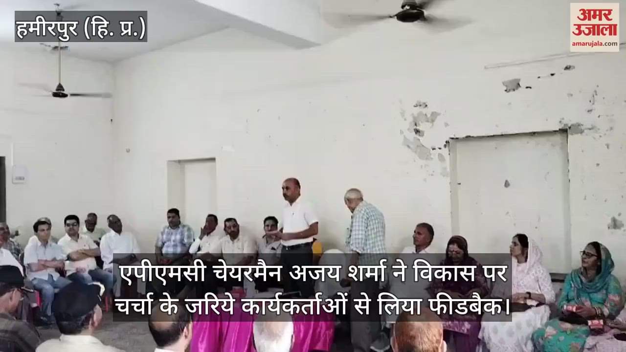 APMC Chairman Ajay Sharma took feedback from workers through discussion on development