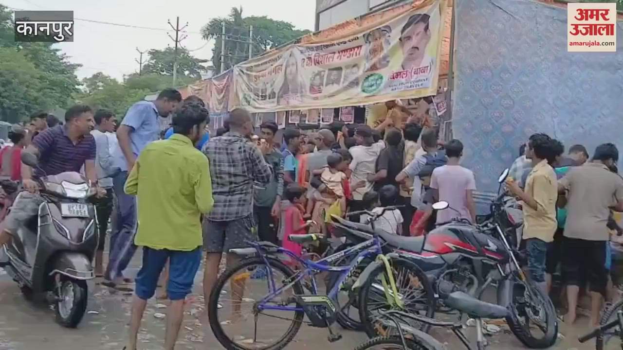 Special bhandaara was organized on Budhwa Mangal, children's favourite things were distributed