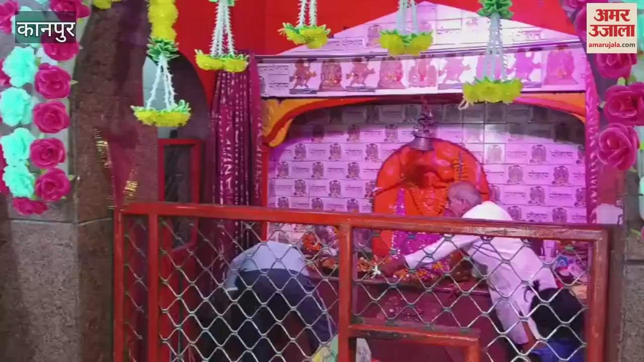 Bhajans and Kirtans in Hanuman temples on Budhwa Mangal, cheers resounded