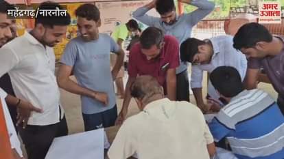 Amar Ujala Foundation and Shaheed Sampada Society organized a blood donation camp in memory of the martyr in Sihor village in Mahendragarh