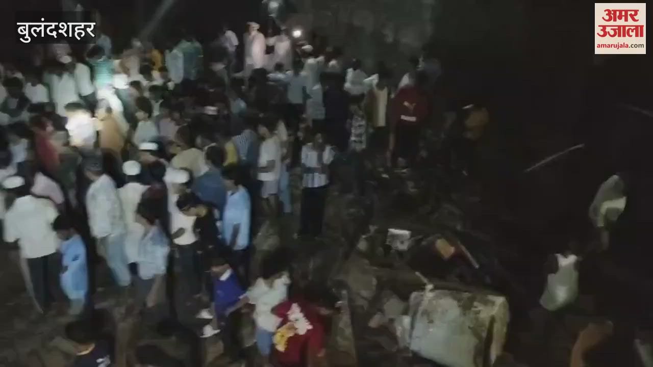 Continuous rain wreaks havoc in Bulandshahr, a two-storey house collapsed in Govindpur, Kakod
