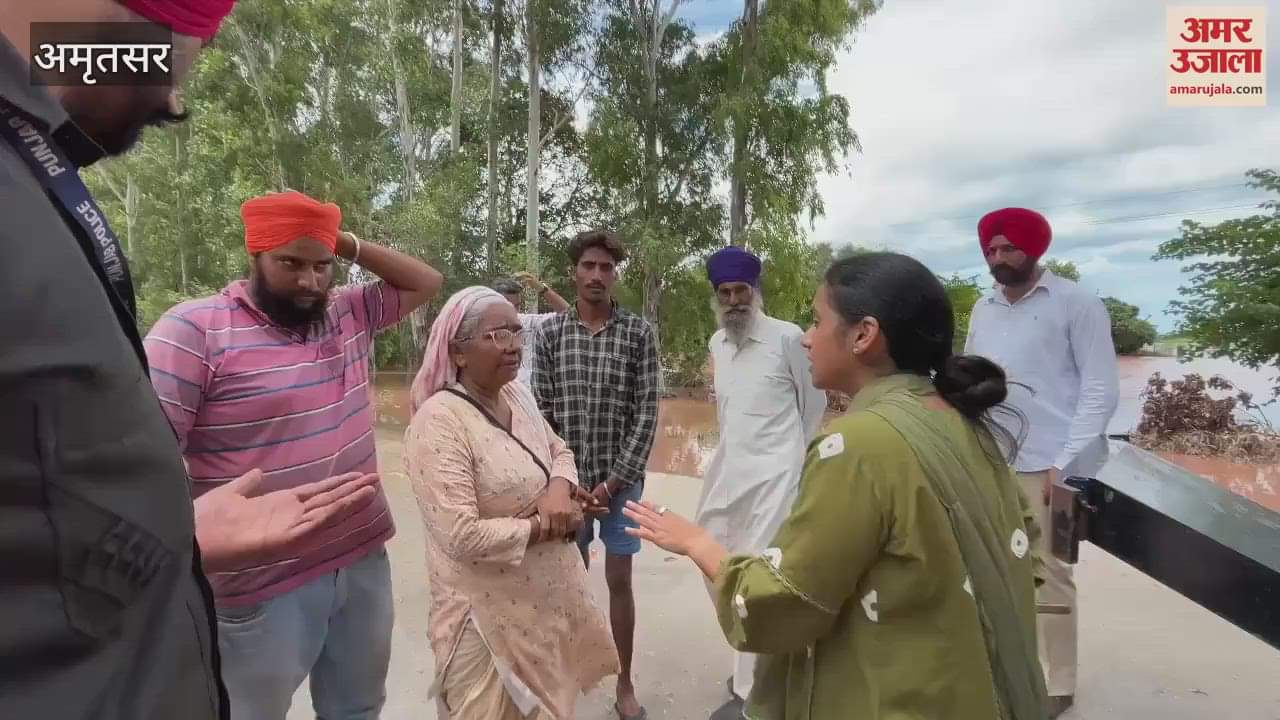DC Sakshi Sahni met flood affected people in Ajnala