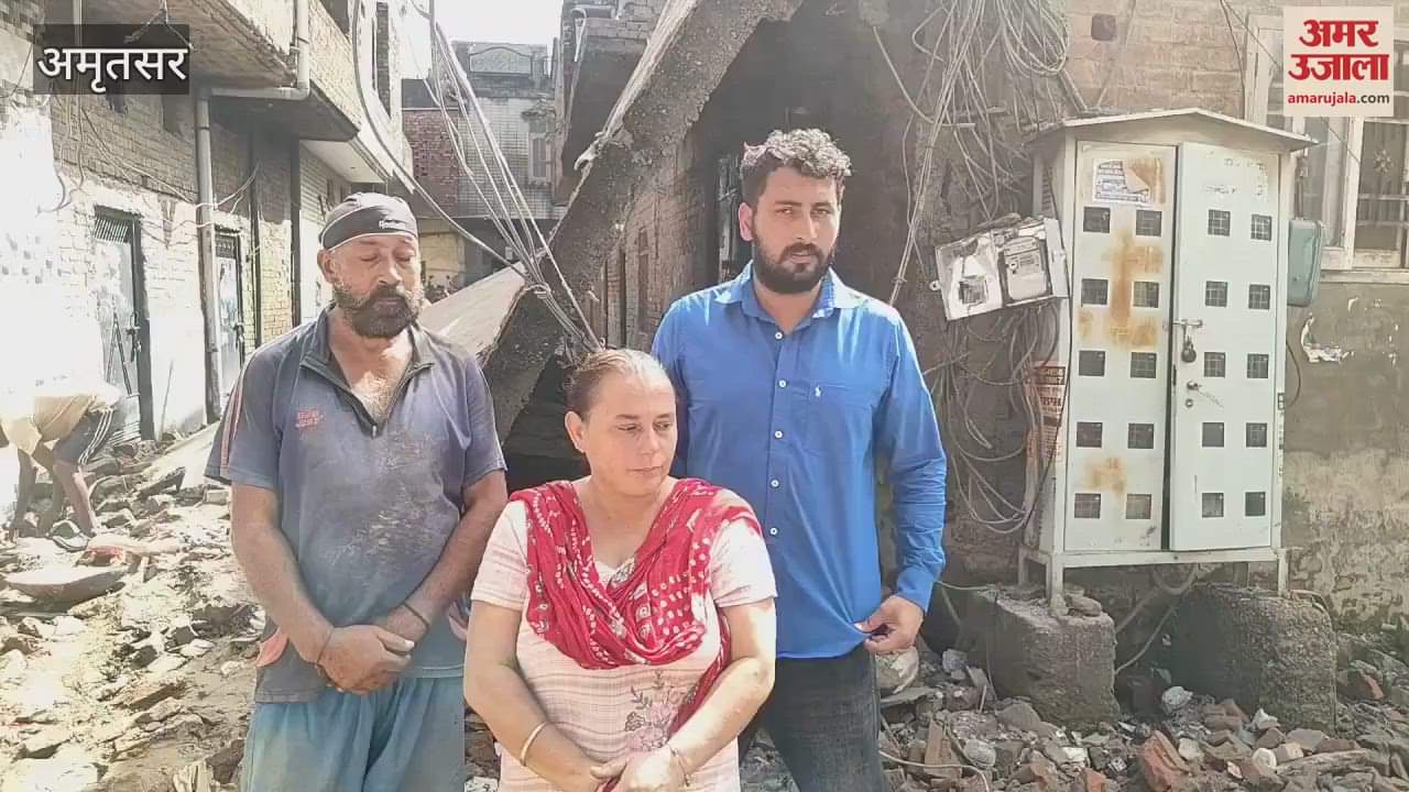 roof of house collapsed in Gate Hakim, Amritsar