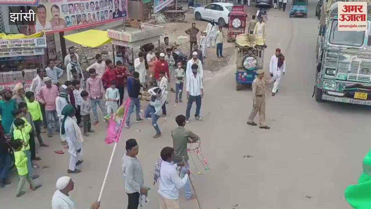 Jhansi: Barawafaat procession was taken out, decision was taken to take out Jalvihar a day before