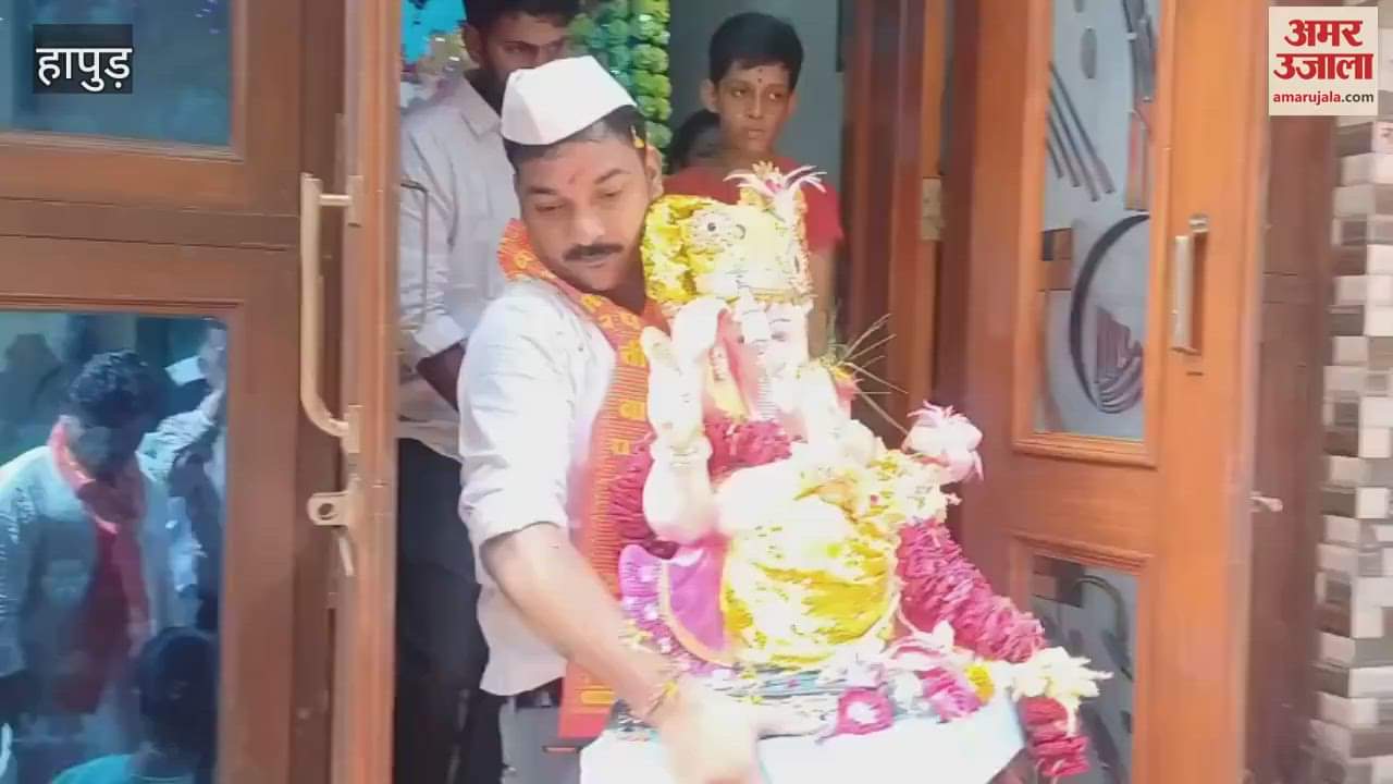 devotees took out a grand procession Before Ganesh Visarjan in Hapur
