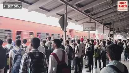 Crowds thronged the railway station after the preliminary eligibility test in shahjahanpur