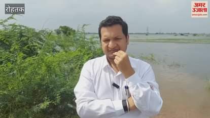 DC Sachin Gupta inspected the fields in Rohtak