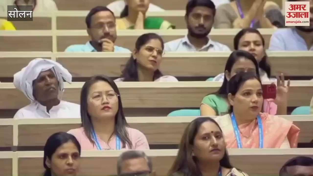 Solan Teacher Shashipal of Government Model School Shamrod was honored