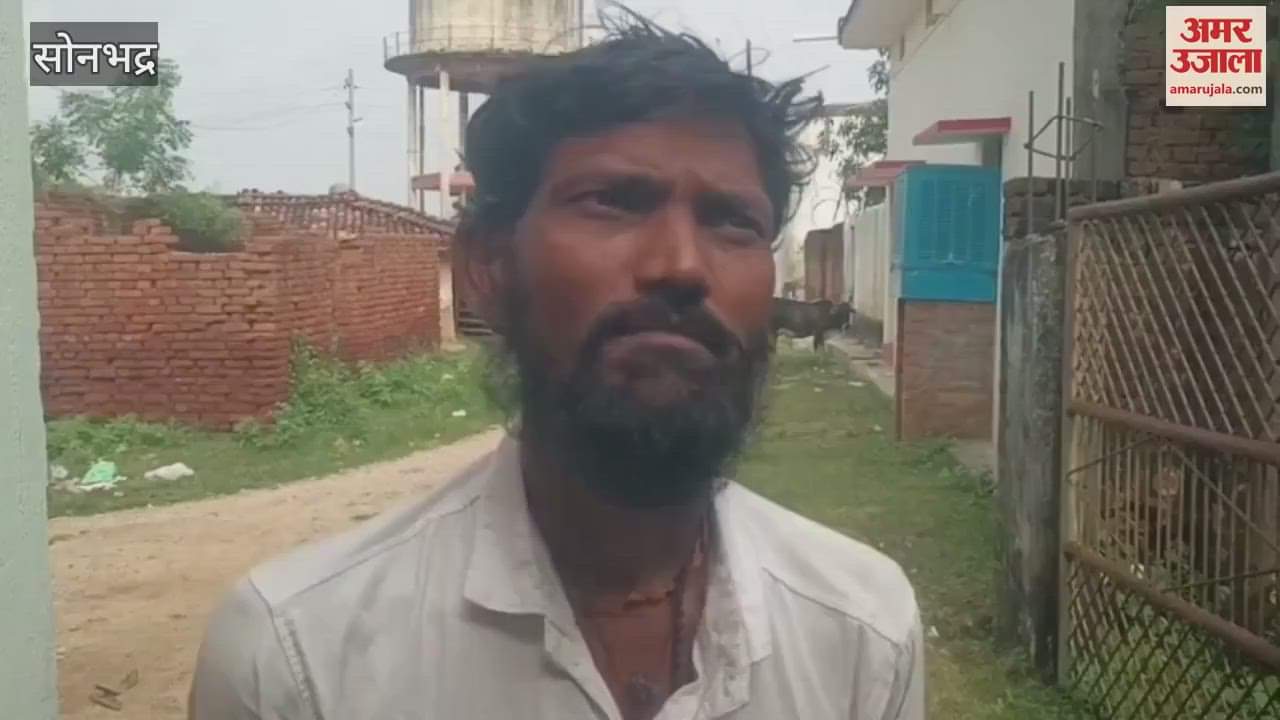 Gate locked woman gives birth outside PHC in sonbhadra