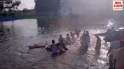 Jhansi: Ganesh idols immersed with great pomp in Lakshmi pond, watch video