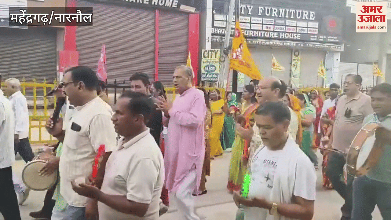 Prabhat Ferry taken out in Nalapur Mohalla of Narnaul, slogans of Radha Rani echoed