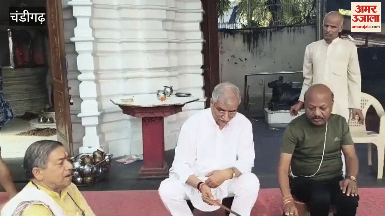 Hawan in Shiv temple of Chandigarh for relief from flood disaster