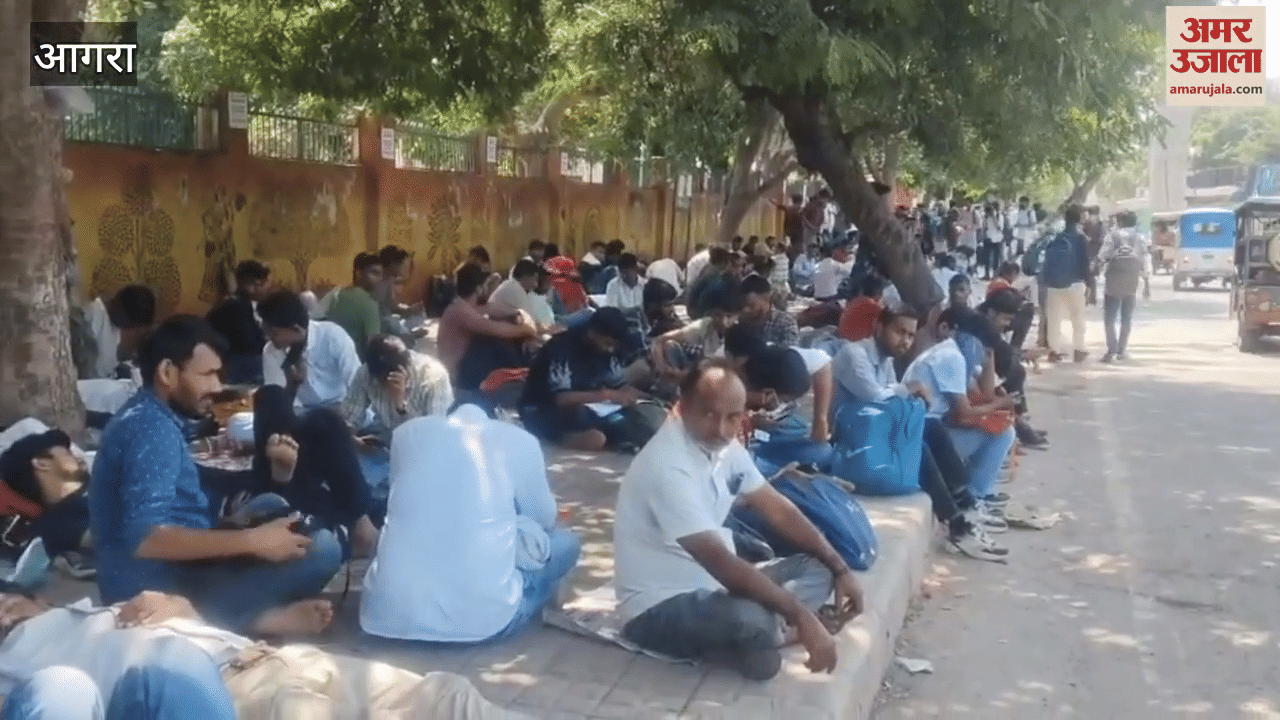 Huge crowd of candidates gathered to take PET exam