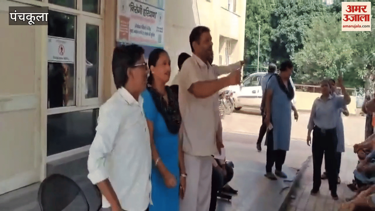Demonstration by temporary workers of Panchkula Civil Hospital