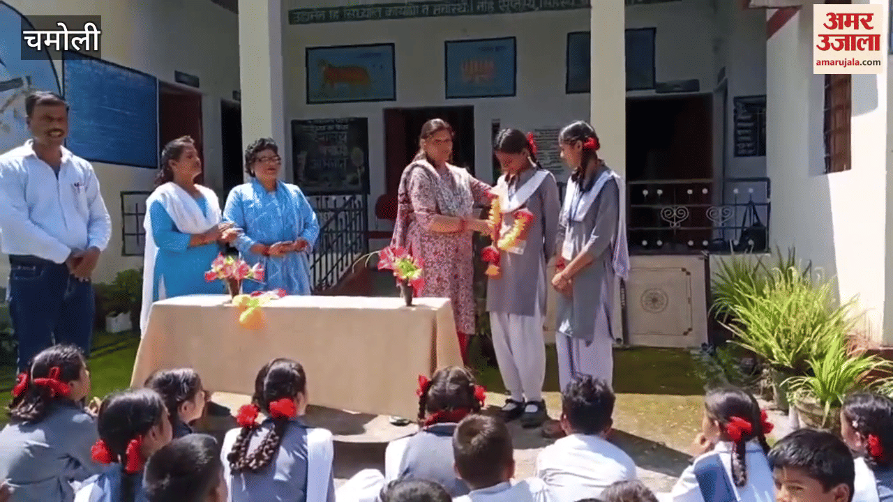 Karnaprayag Two students of Baunla came first in poetry writing competition, CM will honour them