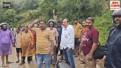 The road remained closed for seven hours, the sick and the travellers had to face a lot of trouble