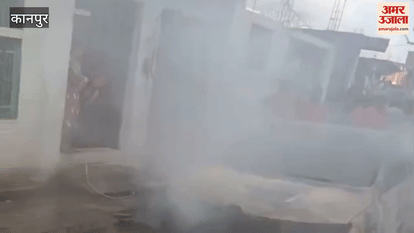 Suddenly a car caught fire, the car next to it also caught fire