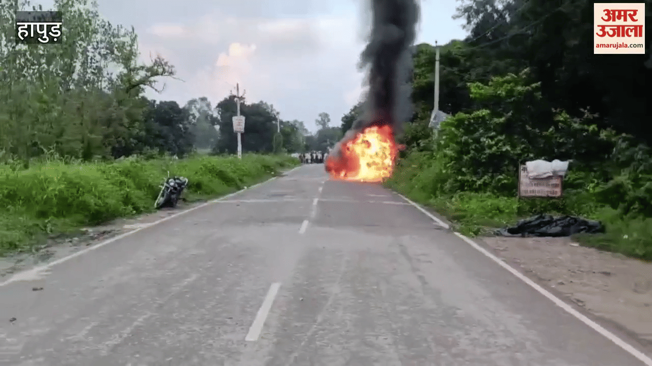 E-rickshaw rider dies in car collision