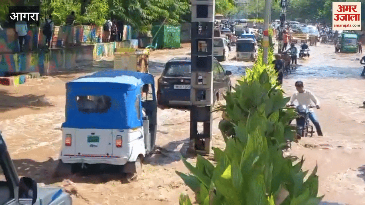 Yamuna is in spate, just look at the condition of Yamuna Kinara Road in Agra