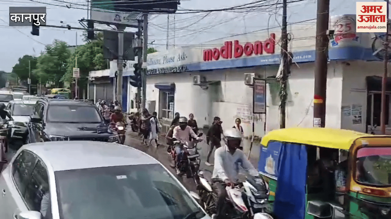 Waterlogging due to rain at Mariampur intersection, massive traffic jam