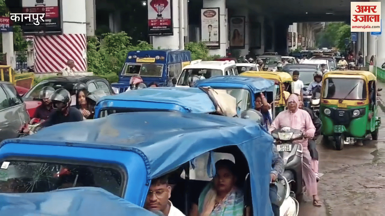 As soon as rain stopped, there was a jam from Motijheel Metro to Medical College Bridge