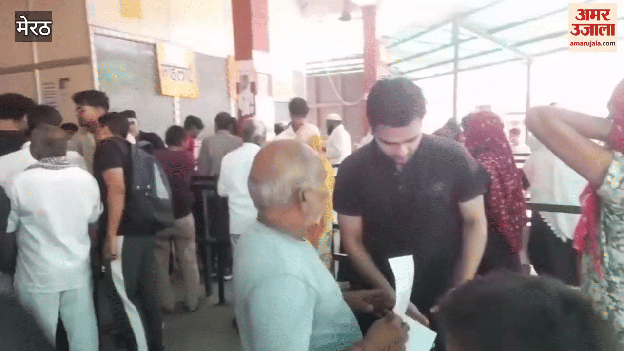 Meerut: Changing weather made people sick, district hospitals are full of patients