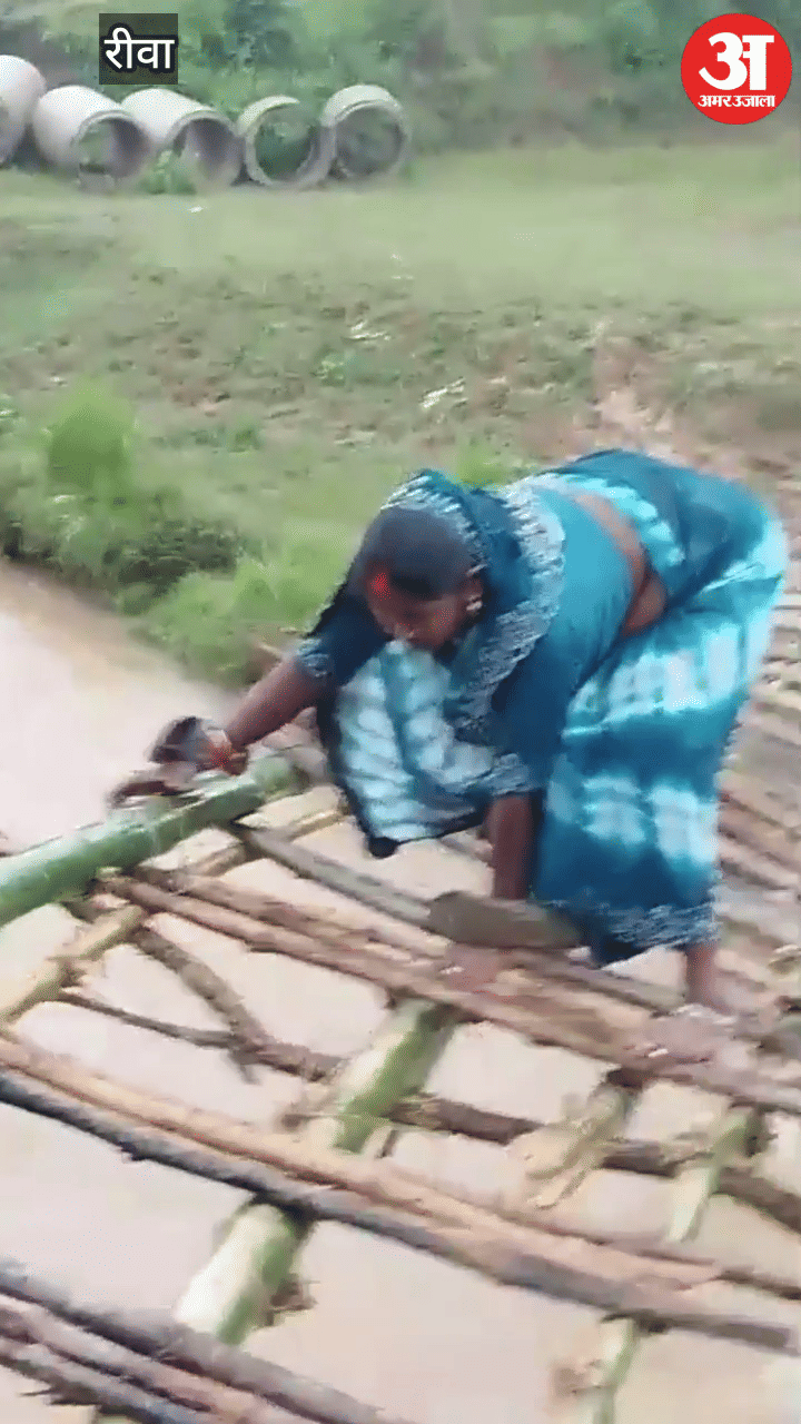 a woman suffering from labor pain gave birth on the way