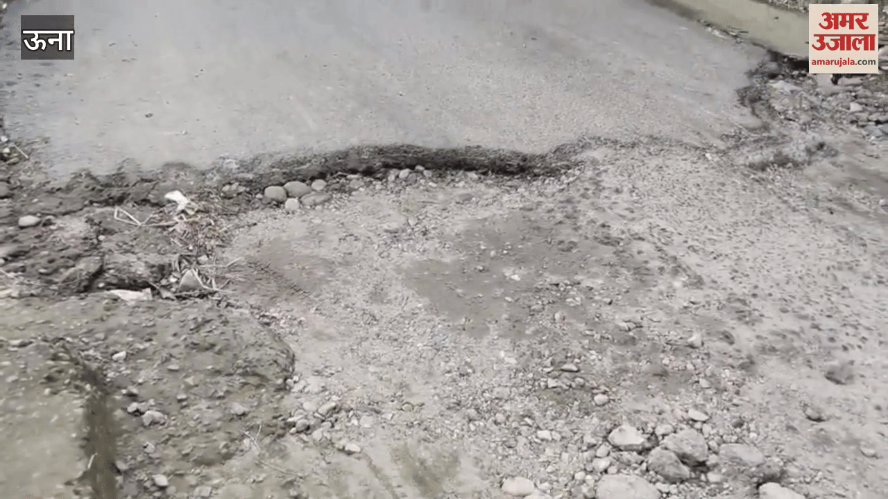 Una Road in bad condition at Chintapurni Shambhu barrier potholes are becoming a cause of accidents