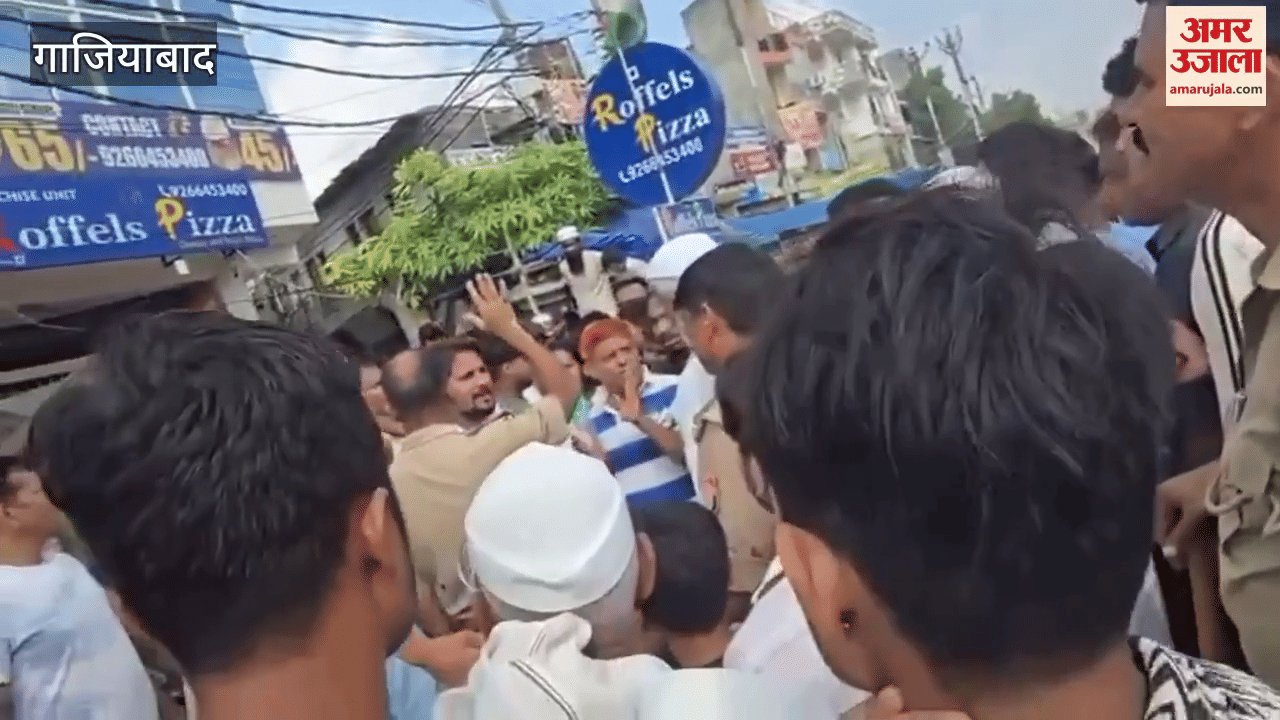 Unauthorized hotel operating in Ghaziabad s Pasunda area was demolished