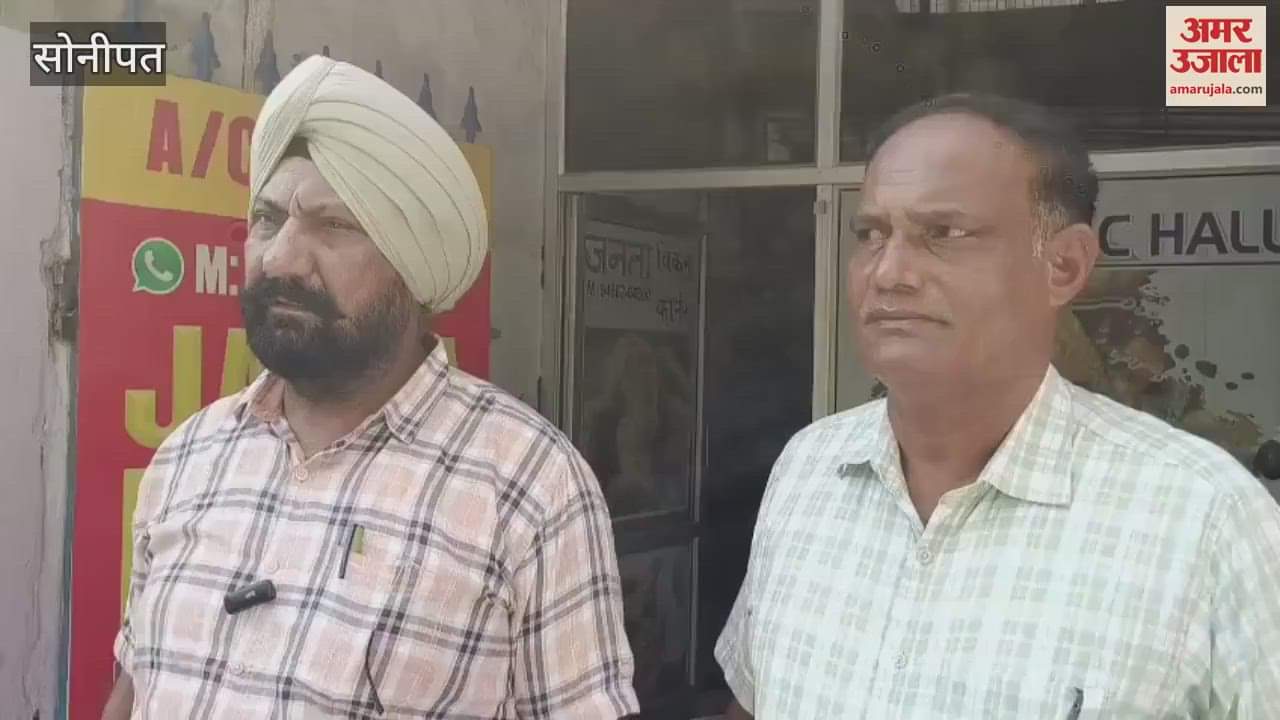 CM Flying and Ratia Police raided cafes in Ratia, fatehebad many young men and women were found on the spot