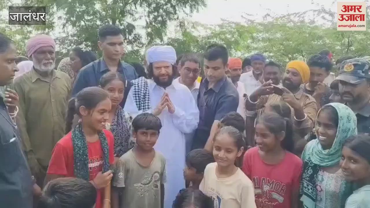 Former BJP MP Hansraj Hans arrived to visit flood affected areas in Jalandhar