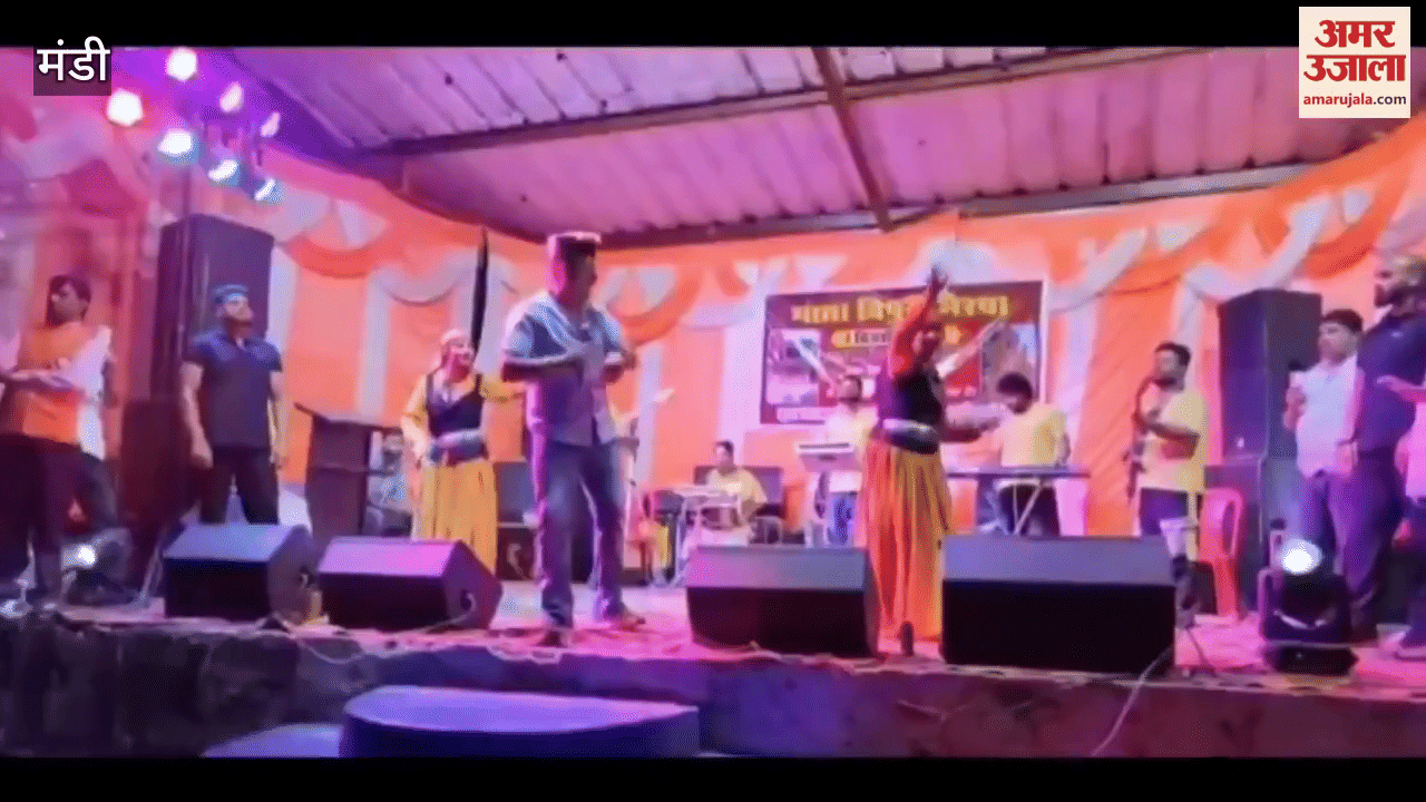 Mandi Ramesh Thakur created a stir in the last cultural evening of Mata Tripuri Bhairavi Mela Syog Pandoh