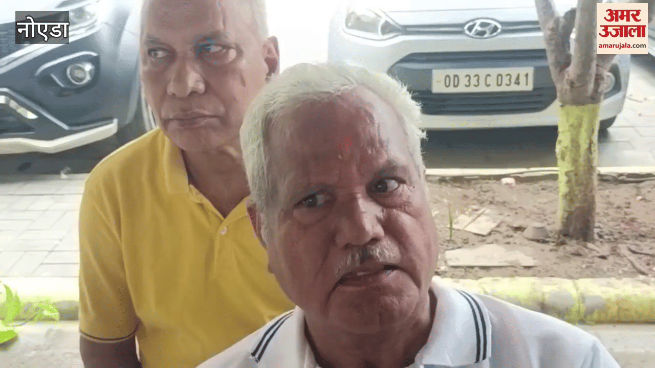 Residents protested against the non functioning of STP club house parking and other facilities have not been provided till now