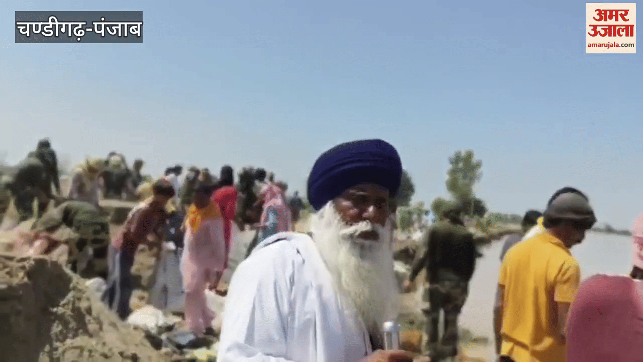 Dam repair work continues in village Nihale Wala of Ferozepur