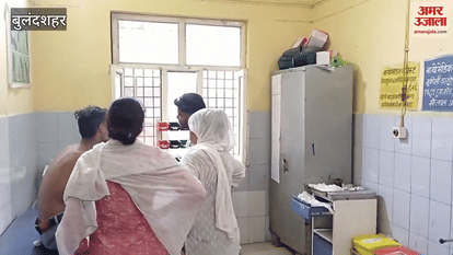 During fight in Khurja 12th class student stabbed multiple times on back with screwdriver