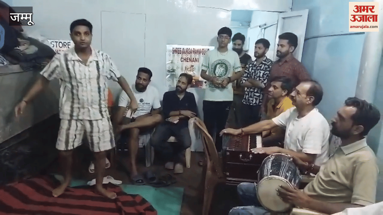 Rehearsal of Ramlila in Chinani, senior artists gave important suggestions on Laxman-Janak-Parshuram dialogue