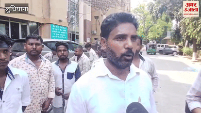 In Ludhiana, sanitation workers raised slogans against the Punjab government over their demands